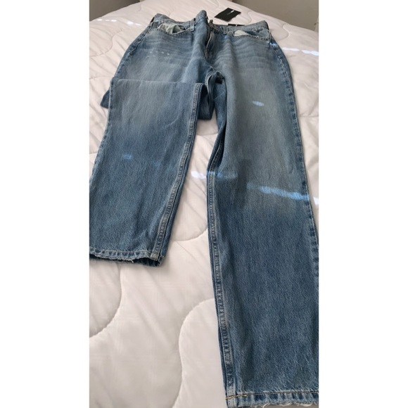 Very High Rise Mom Jeans - Picture 3 of 4